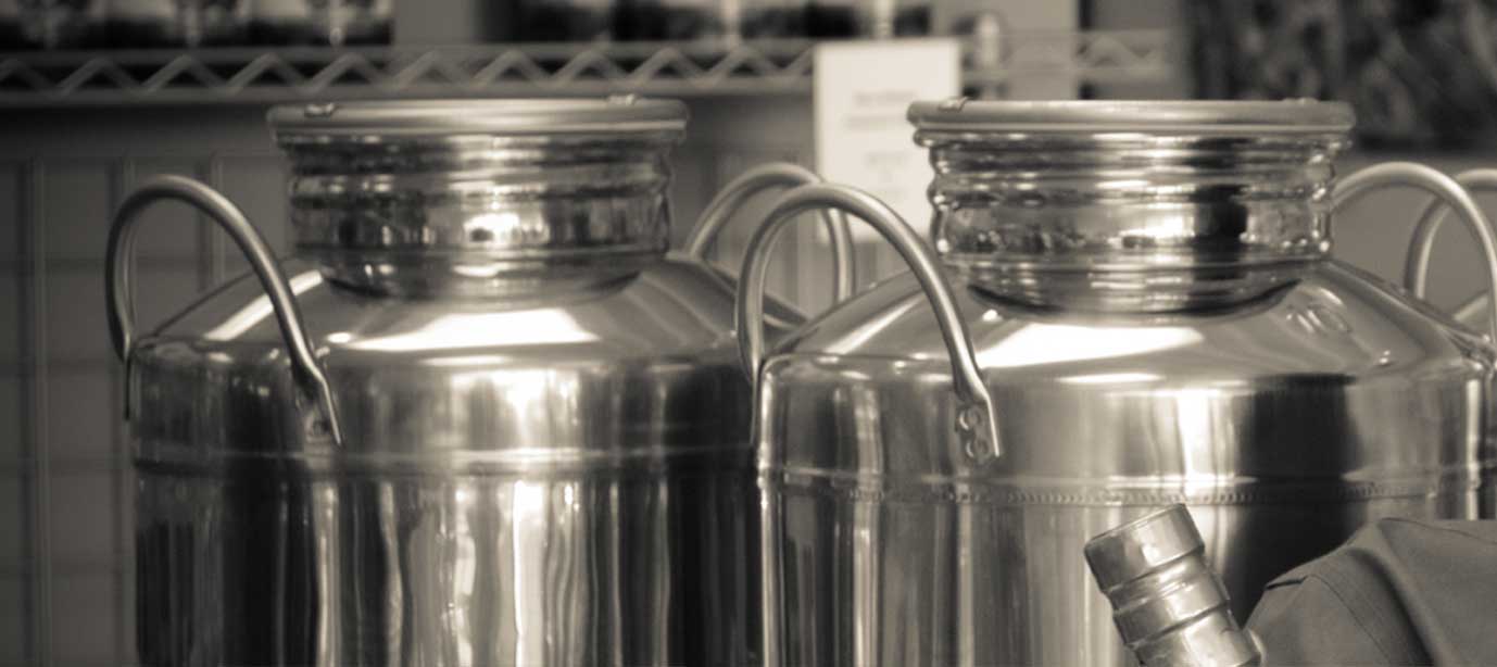Meta tins to store Olive Oil